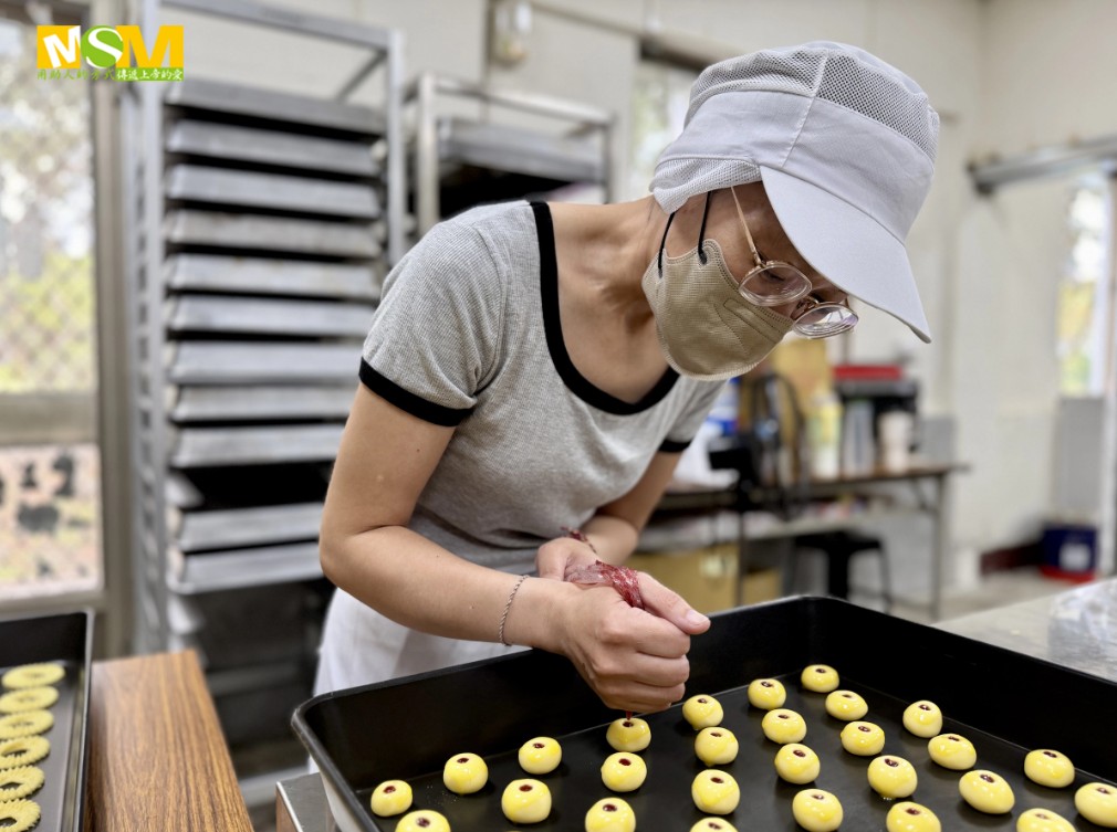 一份母愛 烤出重生的力量(標題圖檔)